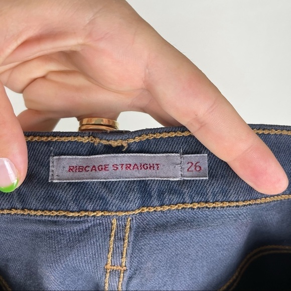 Levi’s dark wash ribcage jeans - Picture 2 of 12